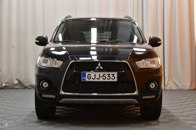 Mitsubishi Outlander 2