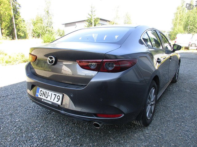 Mazda 3 4