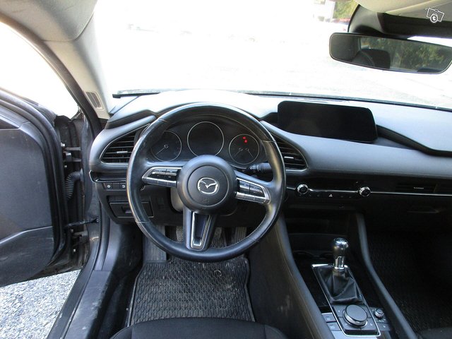 Mazda 3 8