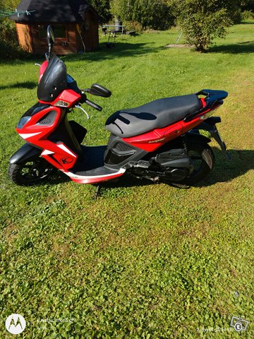 Skootteri Kymco 4-tahti 1