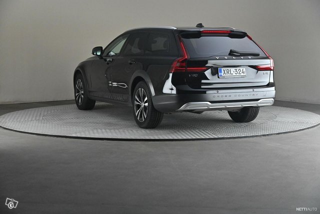 Volvo V90 Cross Country 2