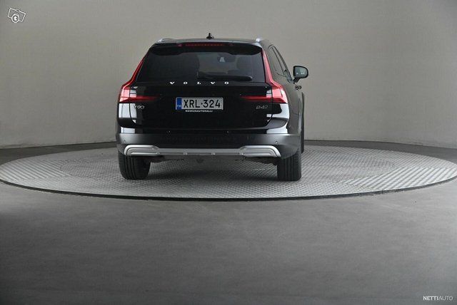 Volvo V90 Cross Country 5