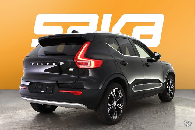 Volvo XC40 8