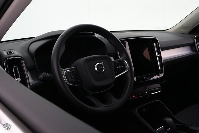 Volvo XC40 12