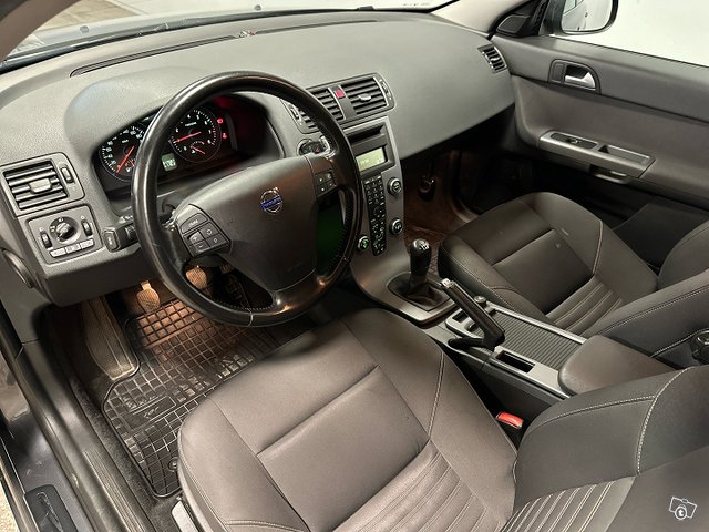 Volvo V50 10