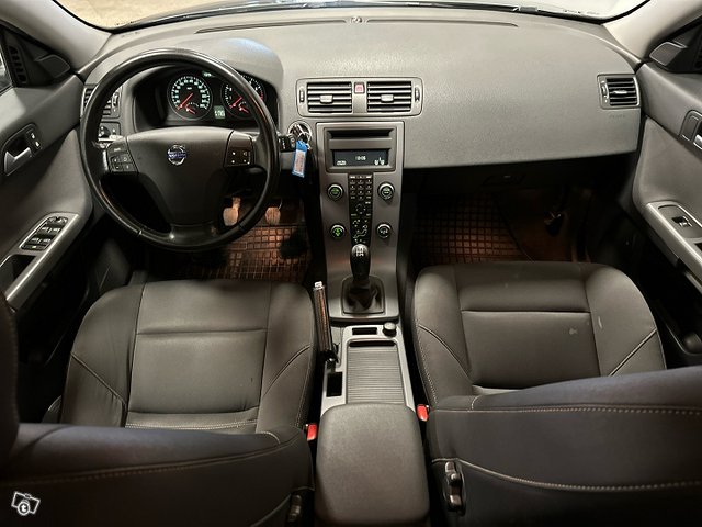 Volvo V50 19