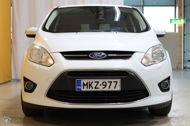 Ford C-Max 9