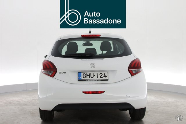 PEUGEOT 208 5