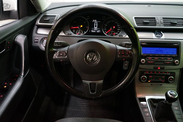 Volkswagen Passat 13