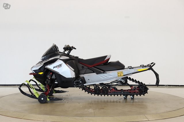 Ski-Doo MXZ 17