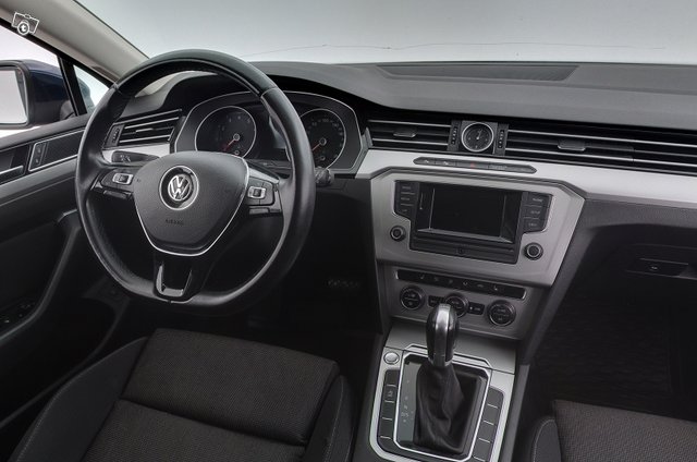 Volkswagen Passat 12