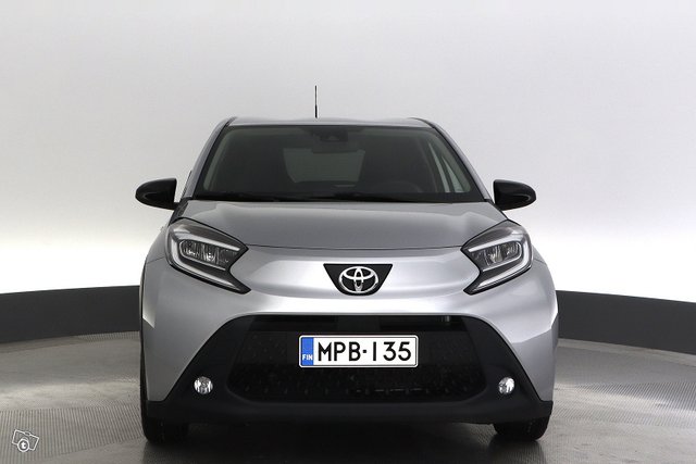 Toyota Aygo X 8