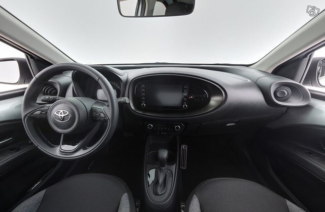 Toyota Aygo X 10