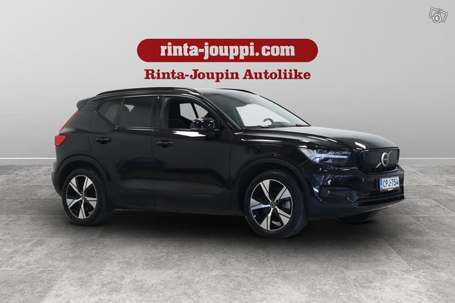 Volvo XC40 3