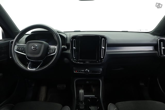 Volvo XC40 16