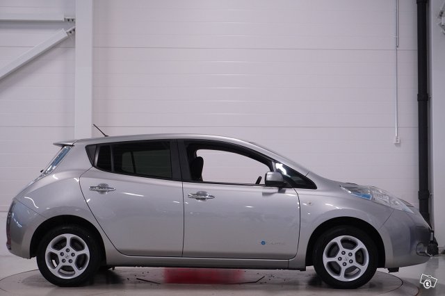 Nissan Leaf 4