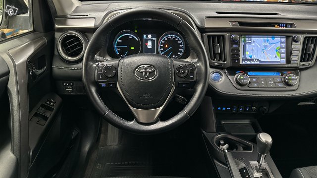 Toyota RAV4 11