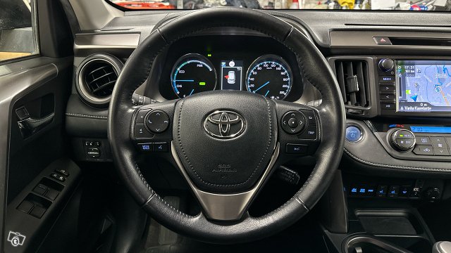 Toyota RAV4 12