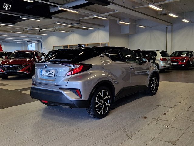 TOYOTA C-HR 3