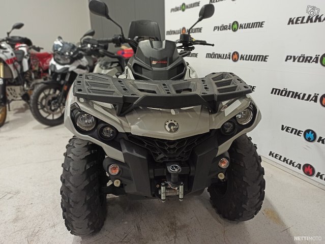 Can-Am Outlander Max 2