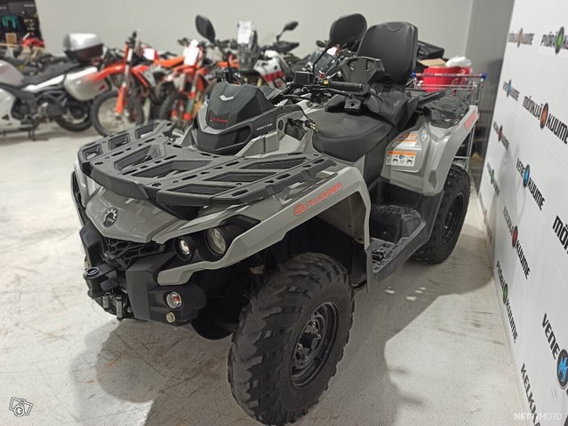 Can-Am Outlander Max 3