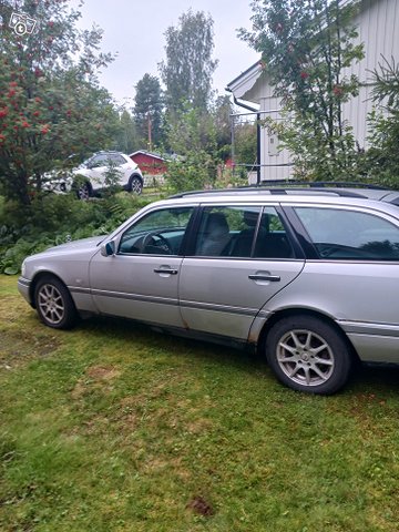 Mercedes-Benz C-sarja 10