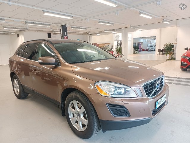 VOLVO XC60 3