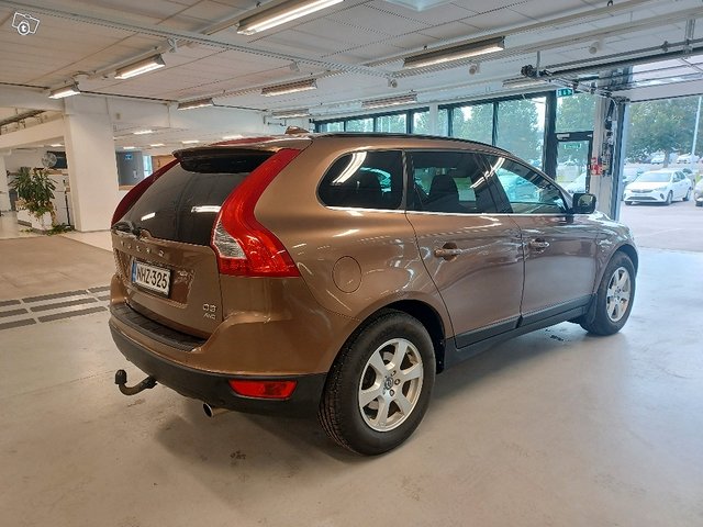 VOLVO XC60 4