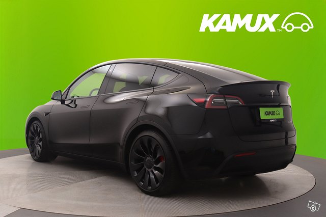 Tesla Model Y 5