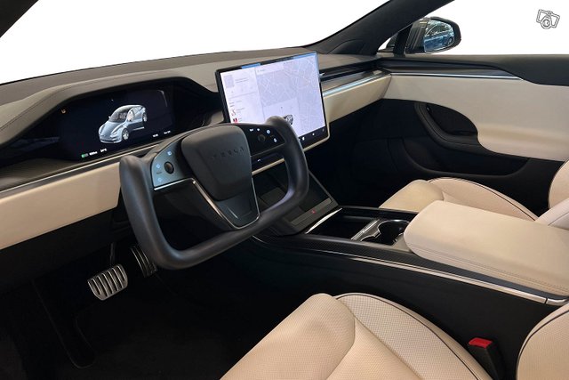 Tesla Model S 9