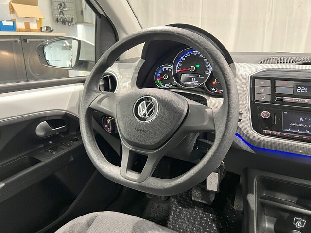 Volkswagen Up 8