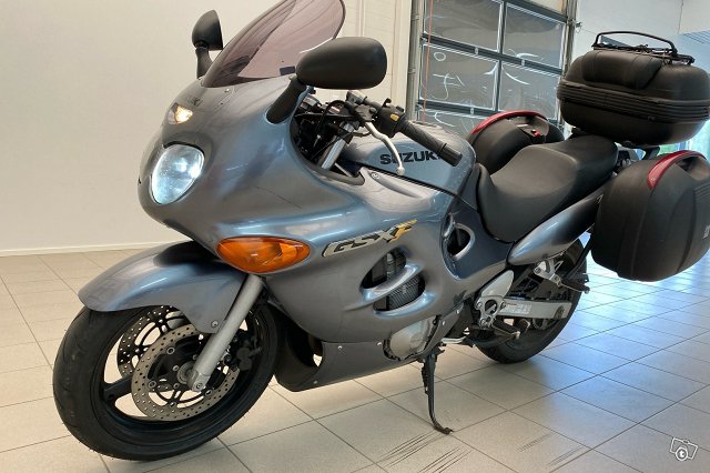 Suzuki GSX 13