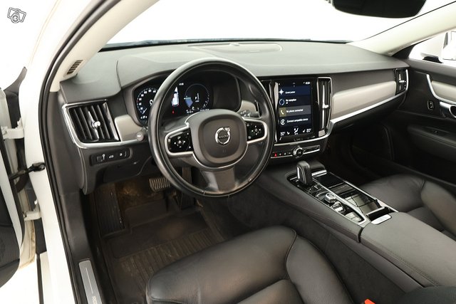 VOLVO V90 21