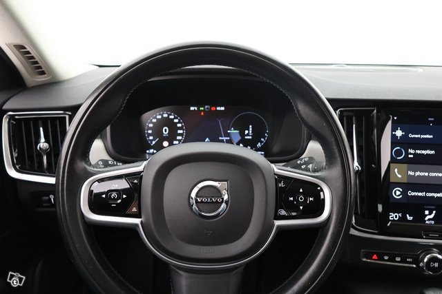 VOLVO V90 22