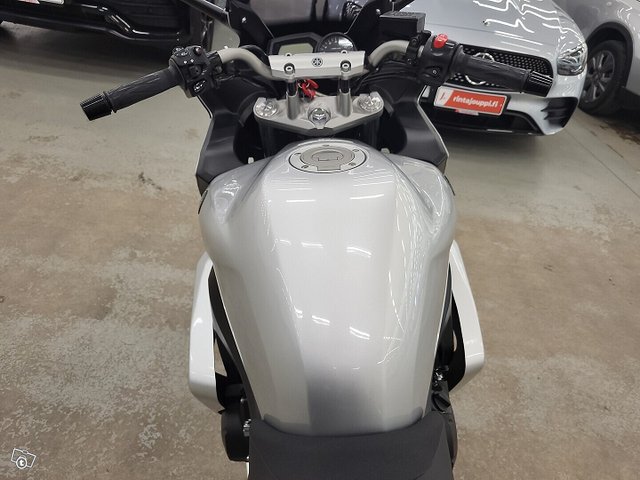 Yamaha FZ6 9