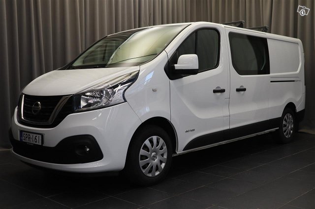 NISSAN NV300