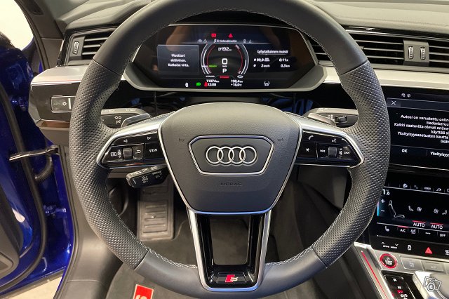 Audi SQ8 E-tron 11