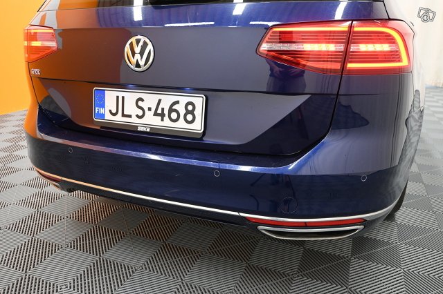 Volkswagen Passat 9