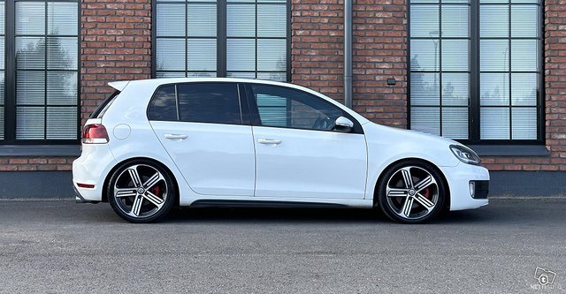 Volkswagen Golf 9