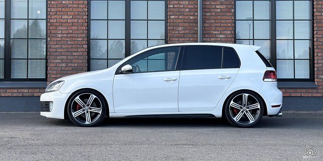 Volkswagen Golf 10