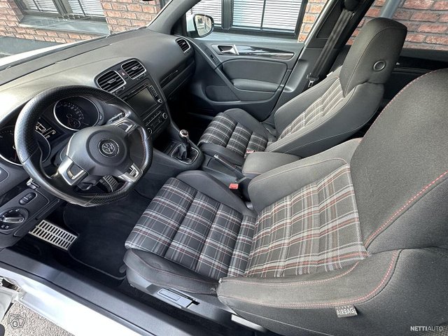 Volkswagen Golf 14