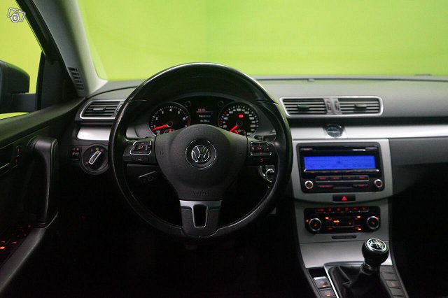 Volkswagen Passat 11