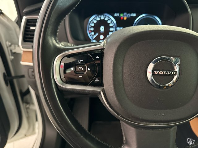 Volvo XC90 15