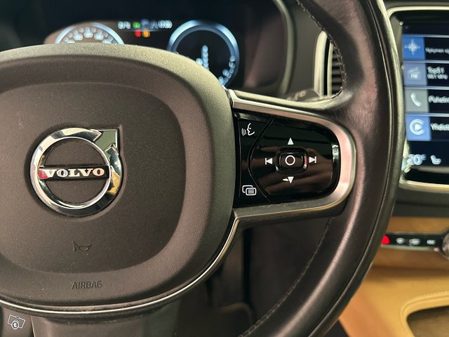 Volvo XC90 17