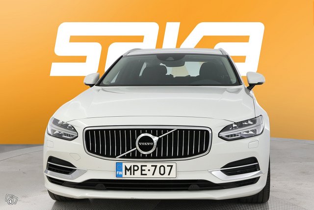 Volvo V90 2