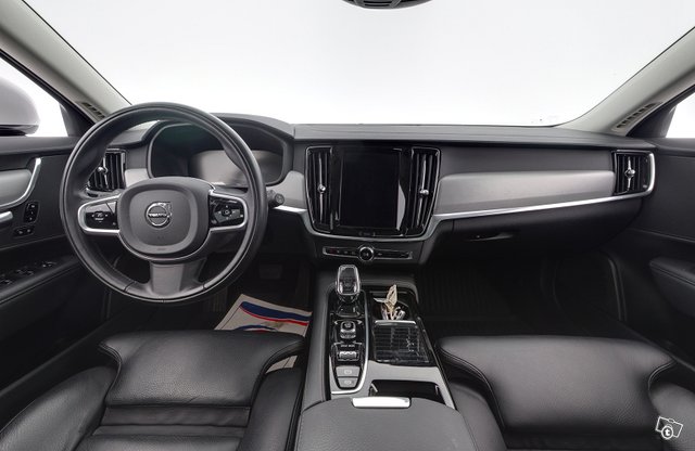 Volvo V90 10