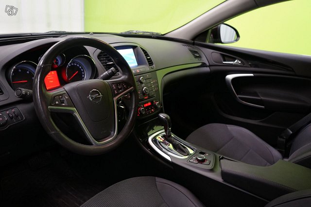 Opel Insignia 11