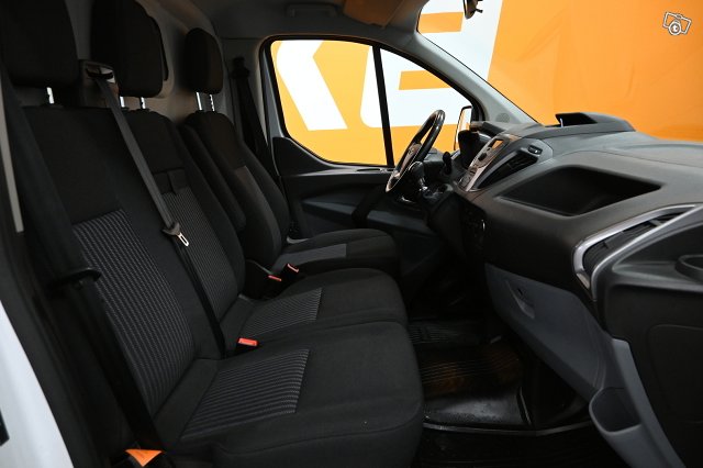 Ford Transit Custom 11