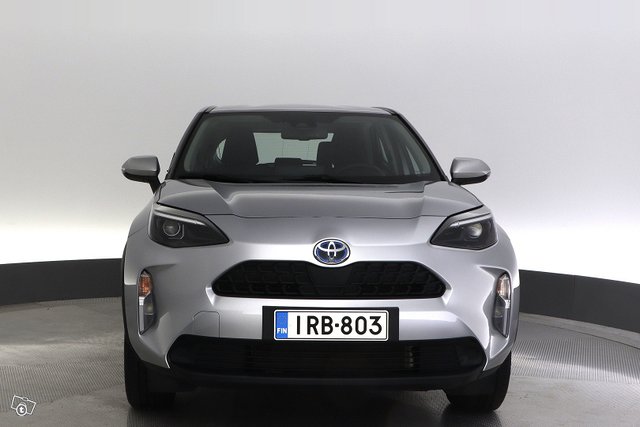 Toyota Yaris Cross 8