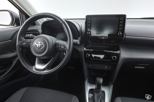 Toyota Yaris Cross 11